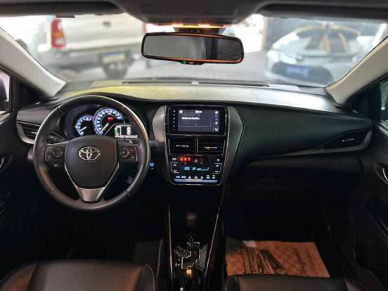 TOYOTA-YARIS-2024