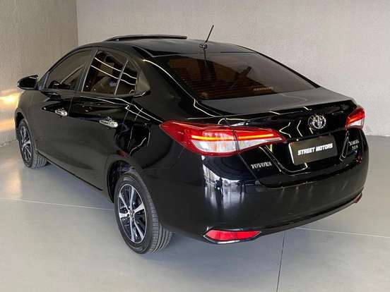 TOYOTA-YARIS-2018