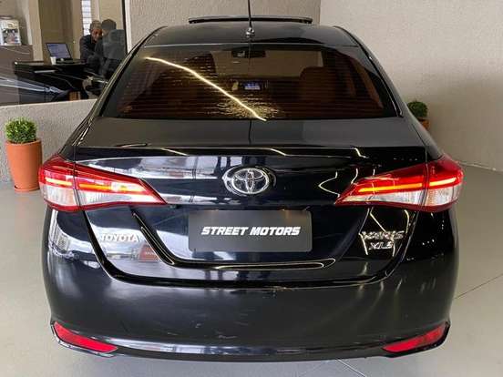 TOYOTA-YARIS-2018