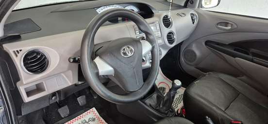 TOYOTA-ETIOS-2013