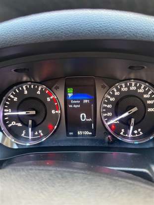 TOYOTA-HILUX-2021
