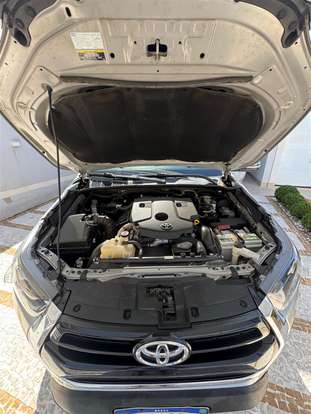 TOYOTA-HILUX-2021