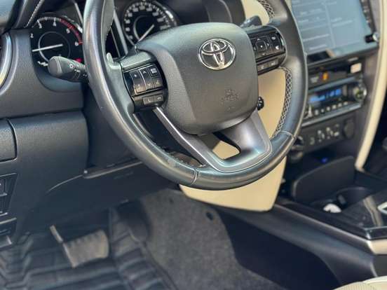 TOYOTA-HILUX SW4-2.8 D-4D TURBO DIESEL DIAMOND 7L 4X4 AUTOMÁTICO TOYOTA-HILUX SW4-2022