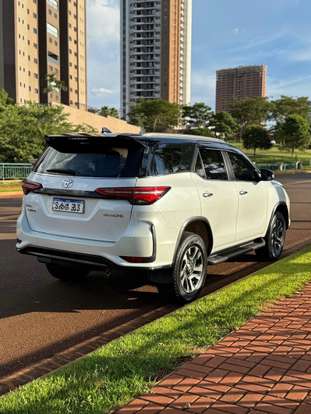 TOYOTA-HILUX SW4-2022