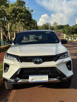 TOYOTA-HILUX SW4-2.8 D-4D TURBO DIESEL DIAMOND 7L 4X4 AUTOMÁTICO TOYOTA-HILUX SW4-2022