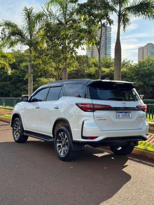 TOYOTA-HILUX SW4-2022