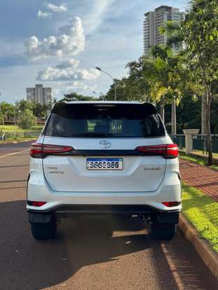 TOYOTA-HILUX SW4-2022