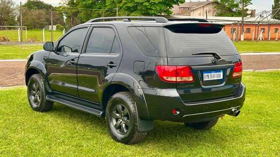 TOYOTA-HILUX SW4-3.0 SRV 4X4 16V TURBO INTERCOOLER DIESEL 4P AUTOMÁTICO TOYOTA-HILUX SW4-2007