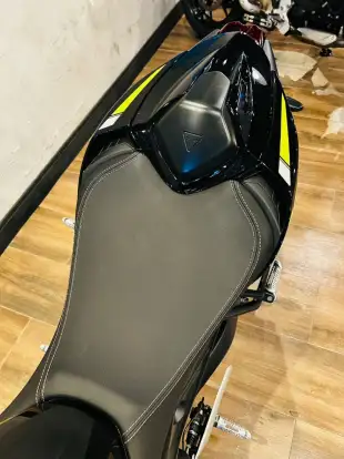 TRIUMPH-STREET TRIPLE RS ABS-2025