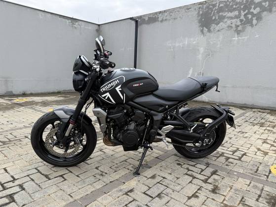TRIUMPH TRIDENT 660 