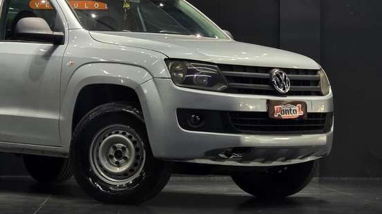VOLKSWAGEN-AMAROK-2012
