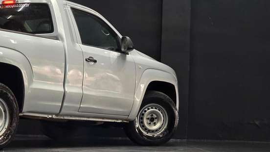 VOLKSWAGEN-AMAROK-2012
