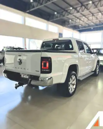 VOLKSWAGEN-AMAROK-2025