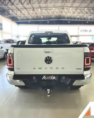 VOLKSWAGEN-AMAROK-2025