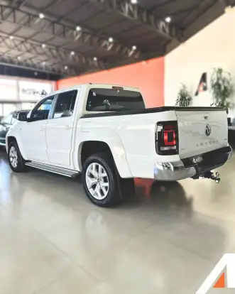 VOLKSWAGEN-AMAROK-2025