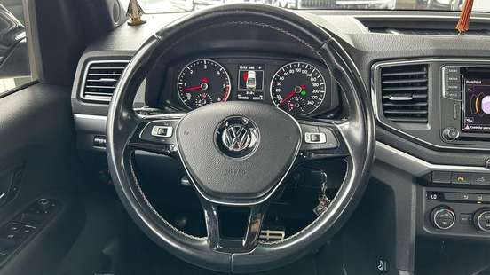VOLKSWAGEN-AMAROK-2022
