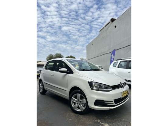VOLKSWAGEN-FOX-2016