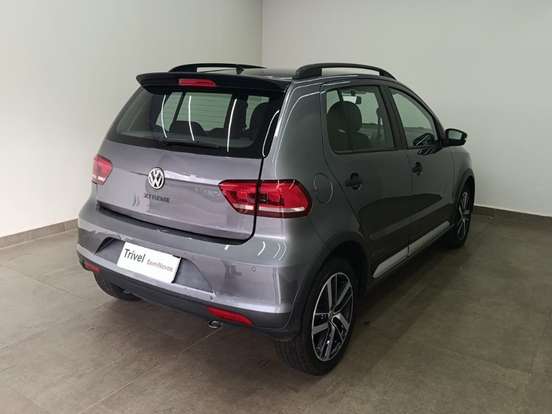 VOLKSWAGEN-FOX-2021