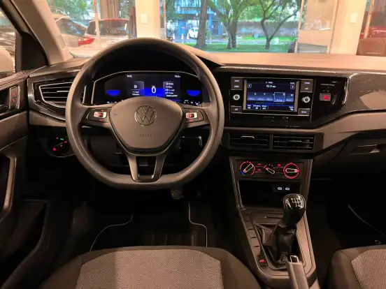 VOLKSWAGEN-POLO-2023