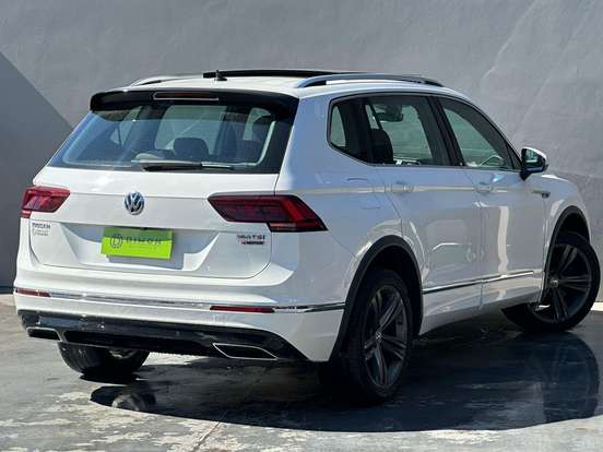 VOLKSWAGEN-TIGUAN-2018