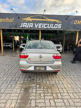 VOLKSWAGEN-VOYAGE-2015