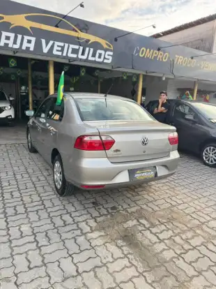 VOLKSWAGEN-VOYAGE-2015