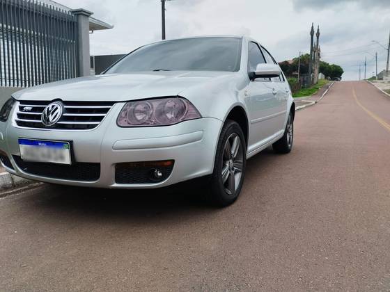 VOLKSWAGEN BORA 2.0 MI 8V GASOLINA 4P TIPTRONIC