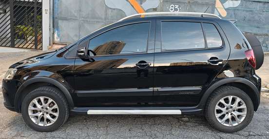 VOLKSWAGEN-CROSSFOX-2012