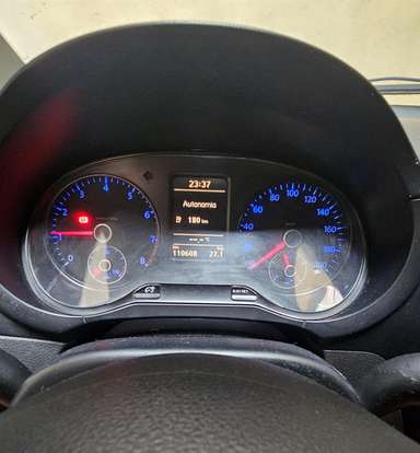 VOLKSWAGEN-FOX-2011