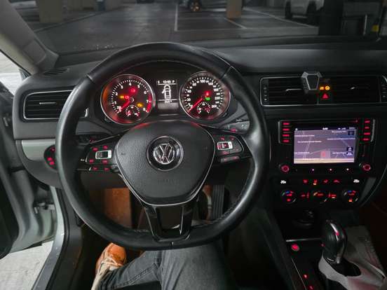 VOLKSWAGEN-JETTA-1.4 16V TSI COMFORTLINE GASOLINA 4P TIPTRONIC VOLKSWAGEN-JETTA-2016