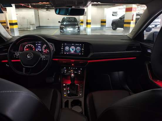 VOLKSWAGEN-JETTA-2018
