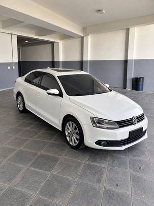 VOLKSWAGEN JETTA 2.0 COMFORTLINE FLEX 4P TIPTRONIC