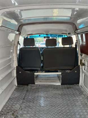 VOLKSWAGEN-KOMBI-2001