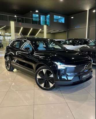 VOLVO-EX30-2025