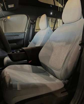 VOLVO-EX30-2025