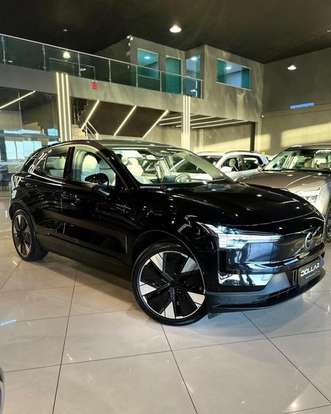 VOLVO-EX30-2024