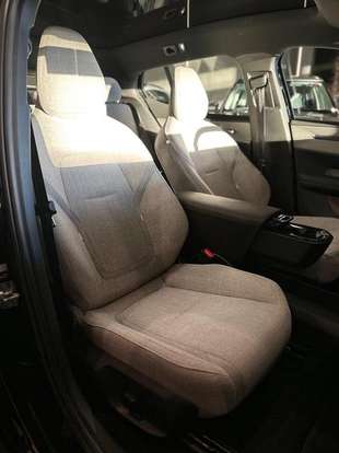 VOLVO-EX30-2024