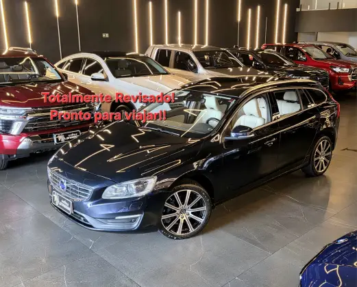 VOLVO V60 2.0 T4 MOMENTUM GASOLINA 4P AUTOMÁTICO