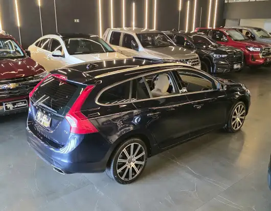 VOLVO-V60-2017