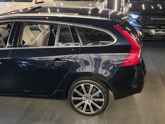 VOLVO-V60-2.0 T4 MOMENTUM GASOLINA 4P AUTOMÁTICO VOLVO-V60-2017
