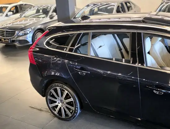 VOLVO-V60-2017