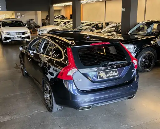 VOLVO-V60-2017