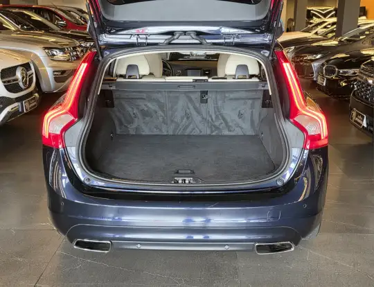 VOLVO-V60-2017