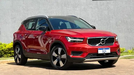 VOLVO-XC40-2018
