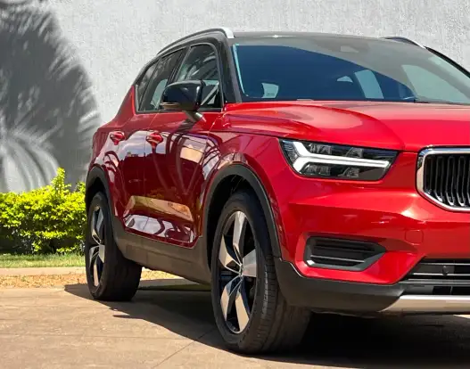 VOLVO-XC40-2018