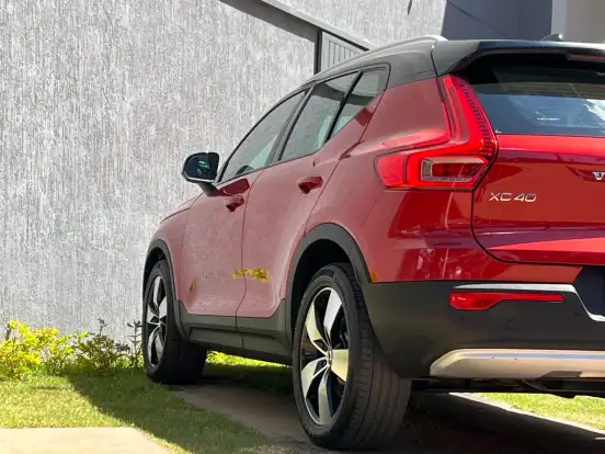 VOLVO-XC40-2.0 T5 GASOLINA MOMENTUM AWD GEARTRONIC VOLVO-XC40-2018