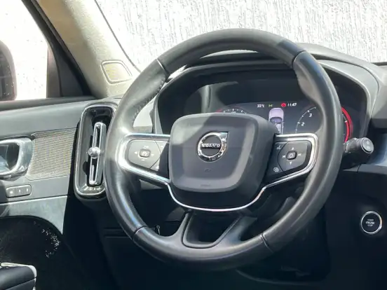 VOLVO-XC40-2.0 T5 GASOLINA MOMENTUM AWD GEARTRONIC VOLVO-XC40-2018
