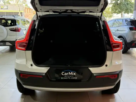 VOLVO-XC40-2.0 T5 GASOLINA MOMENTUM AWD GEARTRONIC VOLVO-XC40-2019