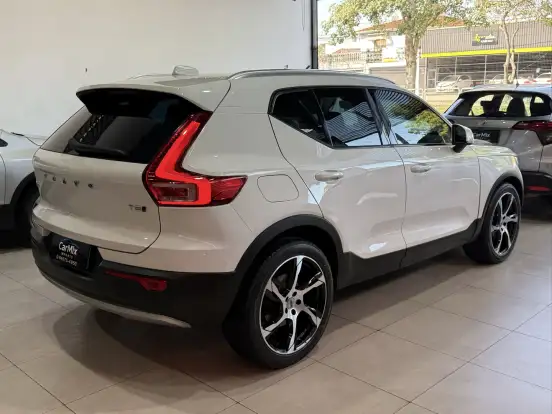 VOLVO-XC40-2.0 T5 GASOLINA MOMENTUM AWD GEARTRONIC VOLVO-XC40-2019