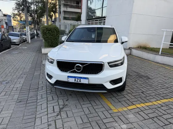 VOLVO XC40 2.0 T5 GASOLINA MOMENTUM AWD GEARTRONIC